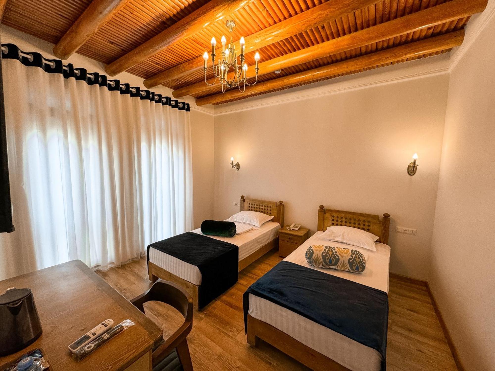 Duston Boutique XIX Century Rooms บูคารา ภายนอก รูปภาพ