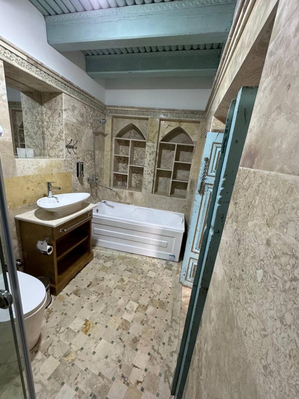 Duston Boutique XIX Century Rooms บูคารา ภายนอก รูปภาพ